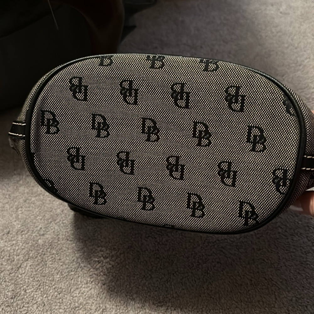 Handbag - Picture 2 of 5